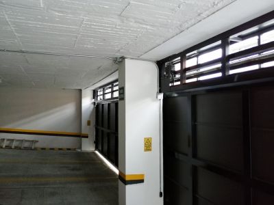 Puertas Electricas Edificio El Conquistador 13
