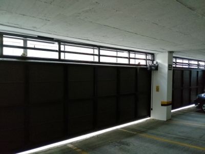 Puertas Electricas Edificio El Conquistador 14