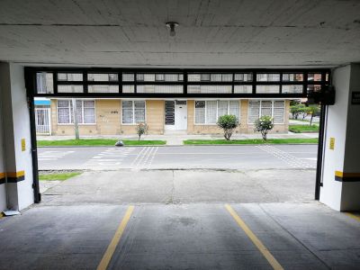 Puertas Electricas Edificio El Conquistador 7